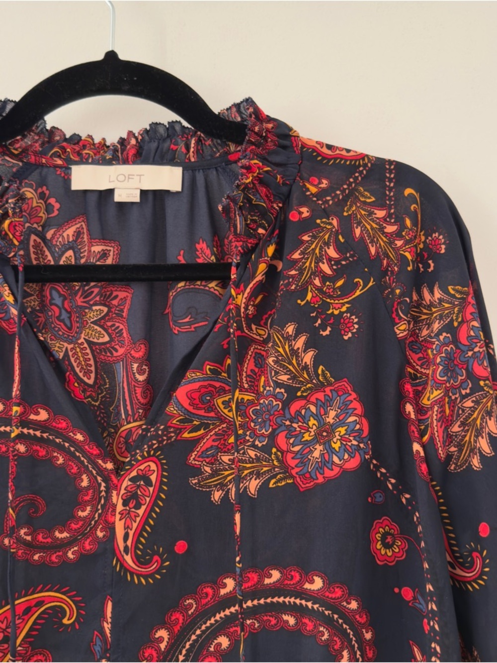 Ann Taylor Loft Floral Paisley Shirt Blouse Top Blue Red Size Medium M Tie Neck - Picture 3 of 5